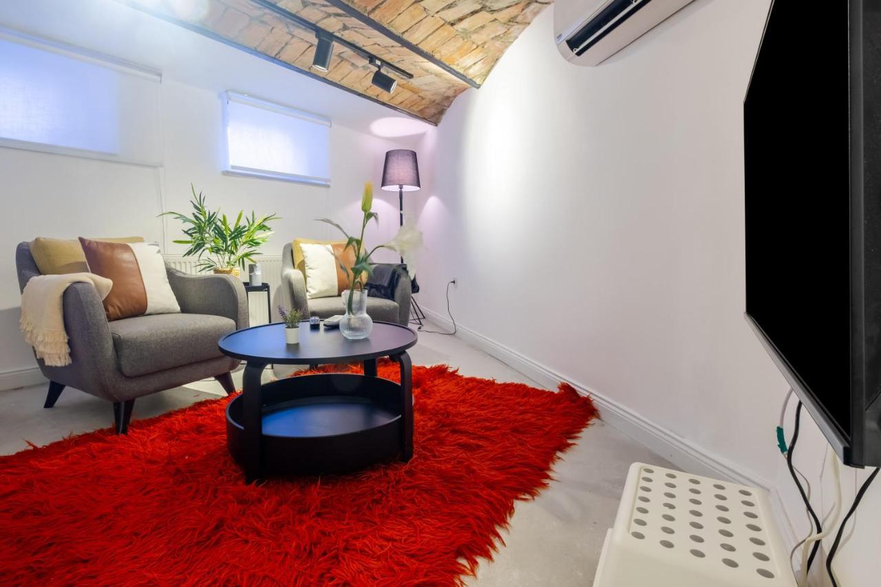 Vibrant Flat 5 Minutes Walk To Istiklal In Beyoglu Istanbul Exterior photo