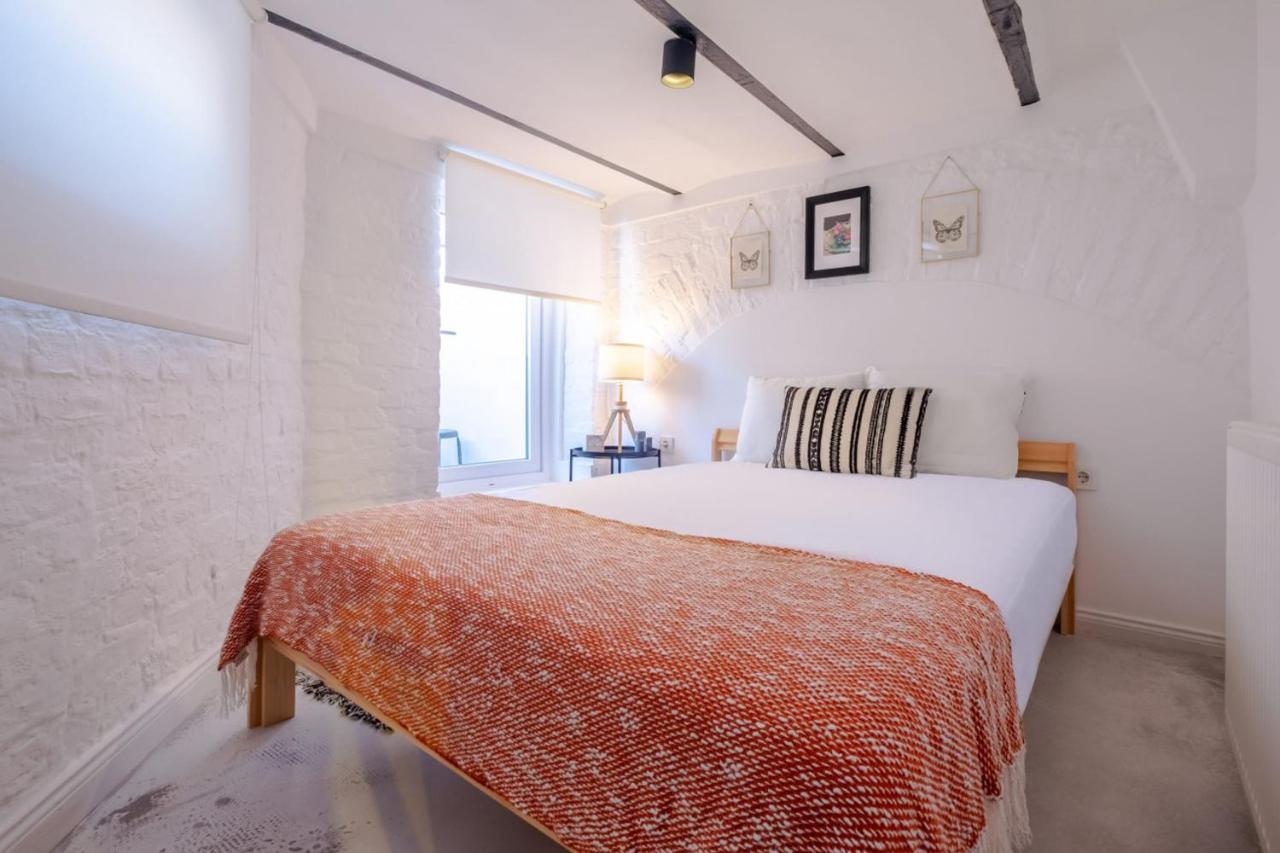 Vibrant Flat 5 Minutes Walk To Istiklal In Beyoglu Istanbul Exterior photo